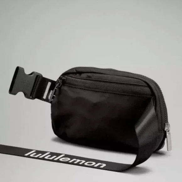 Lululemon Everywhere Belt Bag Black White Logo Crossbody Nwt - Picture 3 of 6